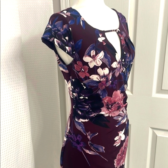 Elegant Floral Purple Dress - Picture 5 of 9